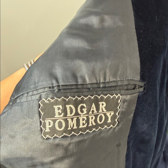 Edgar Pomeroy Saks Fifth Avenue Luxurious Velvet Blazer with Gold Accents - Picture 10 of 12